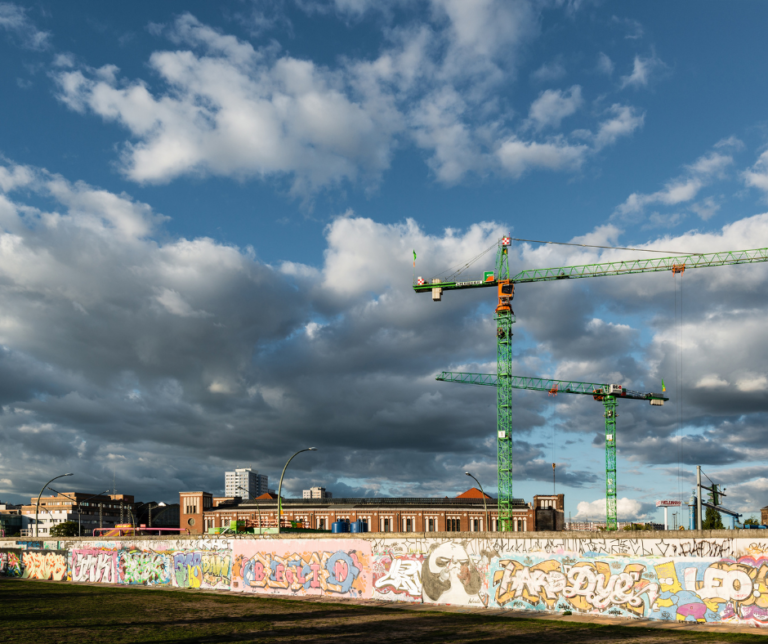 EAST SIDE GALLERY